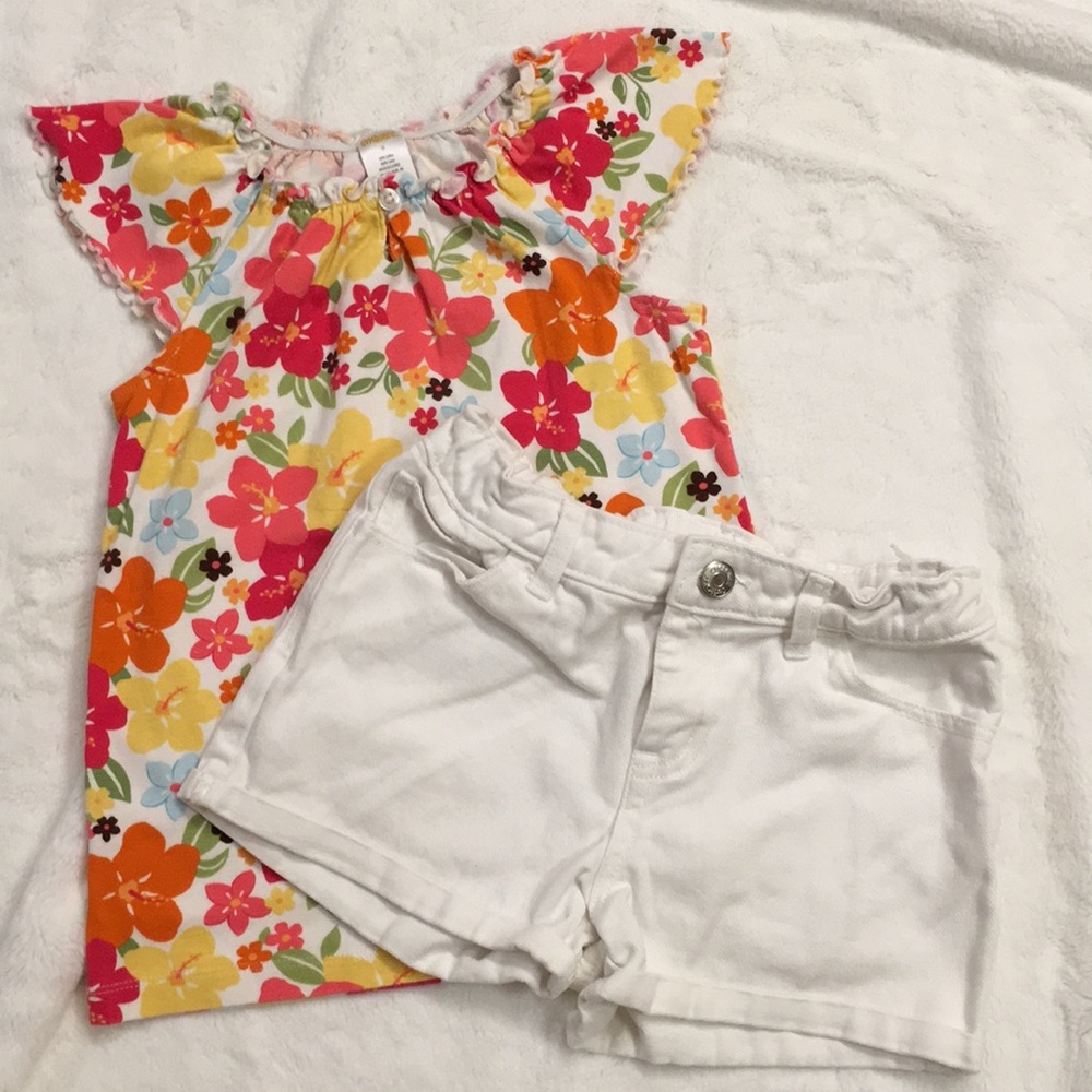 Cute summer outfit. Adjustable shorts. New shirt.